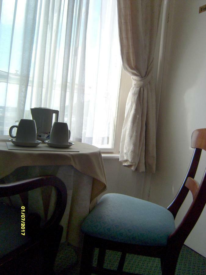דובר St Martins Guest House מראה חיצוני תמונה