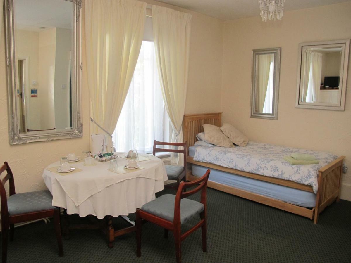 דובר St Martins Guest House מראה חיצוני תמונה
